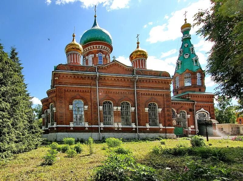 Храм двенадцати апостолов ул славы 10 фото Митрополит Наро-Фоминский Никандр совершил всенощное бдение в храме Двенадцати а