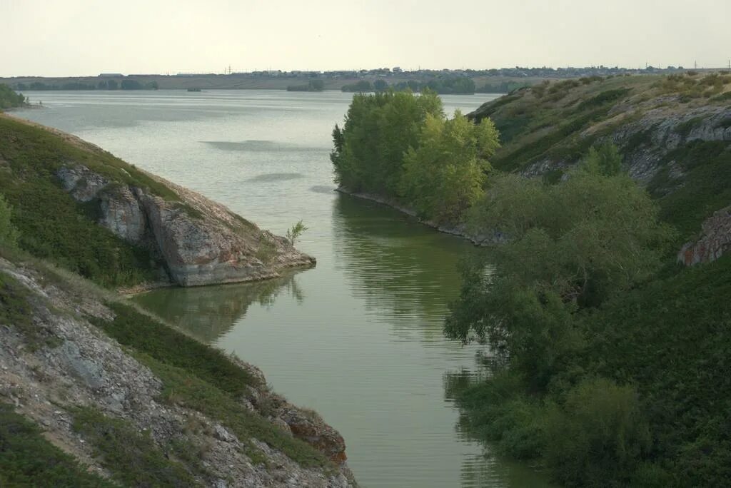 Река урал ириклинское водохранилище. Ириклинская гэс. Ириклинское водохранилище вид сверху. Ириклинские затоны. Орск водохранилище.