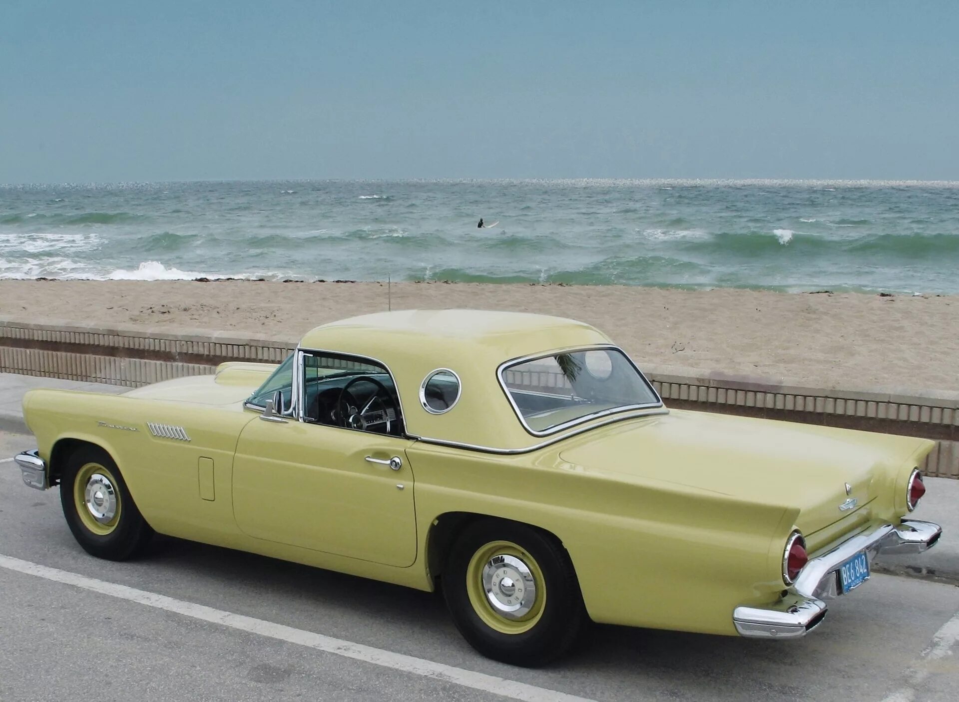 Пятидесяти машинами. Ford Thunderbird 1957. Форд Мустанг 1957. American Ford 50. Ford 50-60.