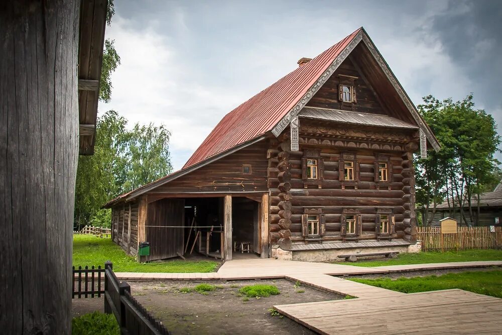 В каком городе музей зодчества. Суздаль музей зодчества деревянного зодчества. Суздальский музей деревянного зодчества. Суздаль музей деревянного зодчества изба крестьянина середняка. Суздаль музей деревянного.