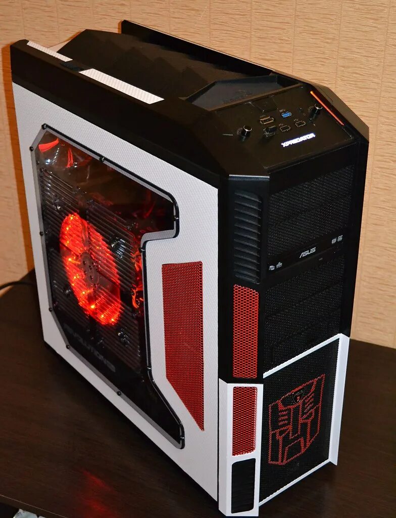 Купить корпус бу. AEROCOOL XPREDATOR Black. Корпус Термалтейк AEROCOOL XPREDATOR 2. AEROCOOL корпус 2014. Системный блок AEROCOOL 2014.