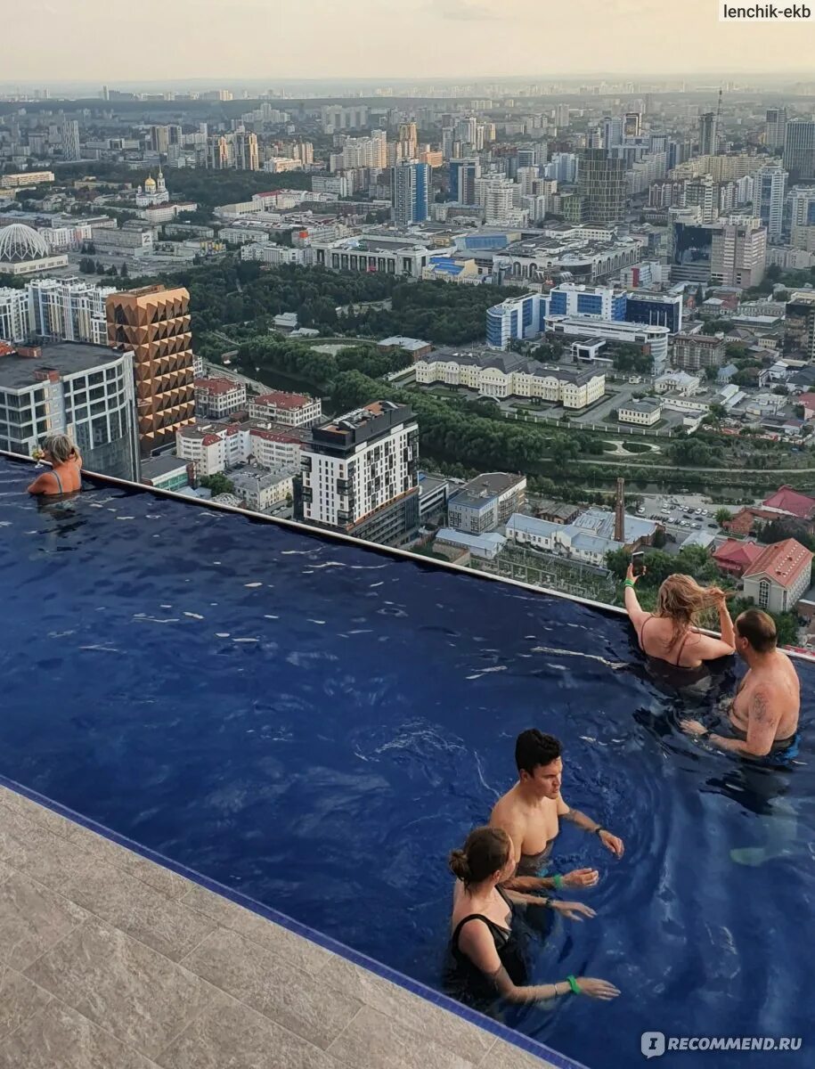 Бассейн на крыше высоцкого. Sky infinity pool екатеринбург высоцкий. бассейн на крыше высоцкого екатеринбург. бассейн на крыше небоскреба. инфинити бассейн в высоцком.