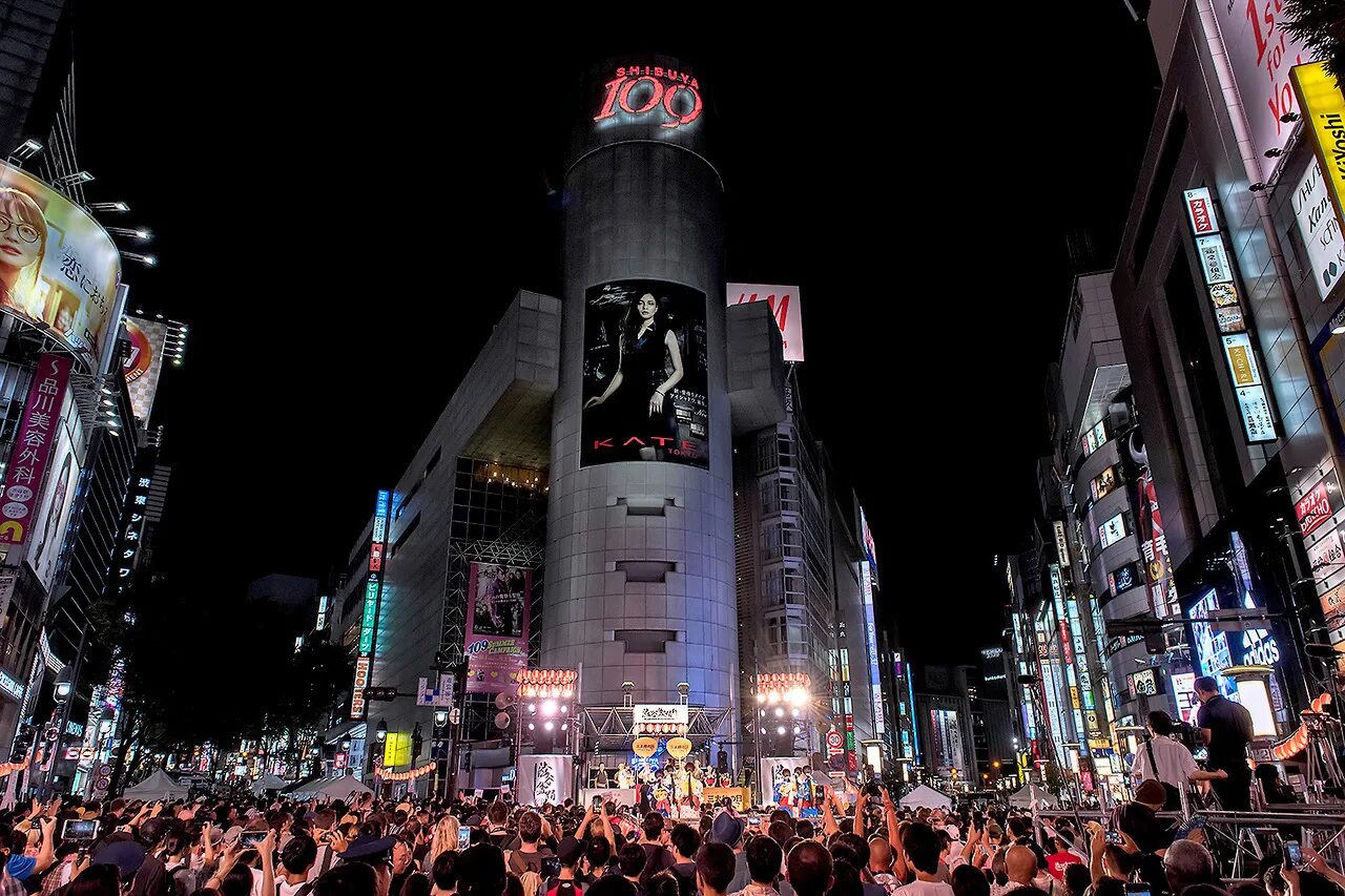 Karl tokyo shibuya. Сибуя Токийские Мстители. Шибуя Токийские Мстители. Храм Мусаши Токио Сибуя.