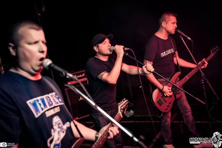 Clowns ball. Футбольные хулиганы рисунки. Группа clown'sball. Клоунский нос накладной. Clowns ball.