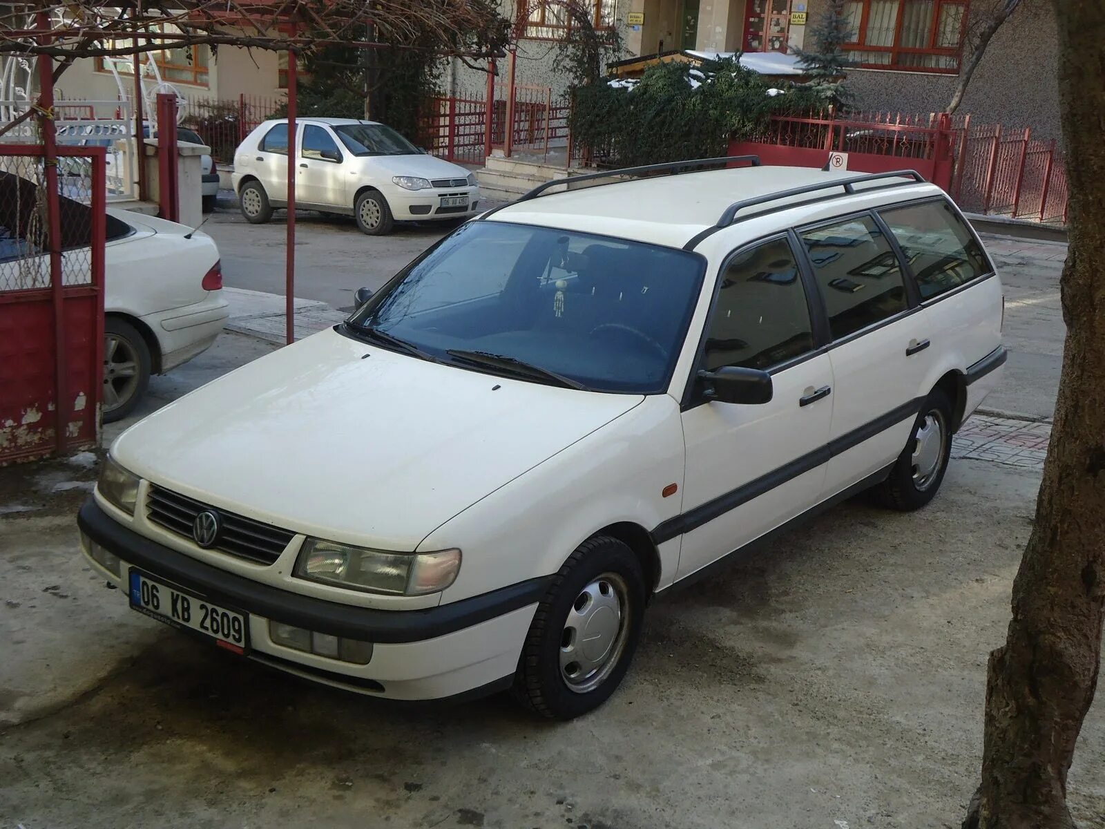 Volkswagen 1994. VW Passat 1994. Фольксваген Пассат 1994. Passat variant 1994. Фольксваген Пассат 1994 седан.