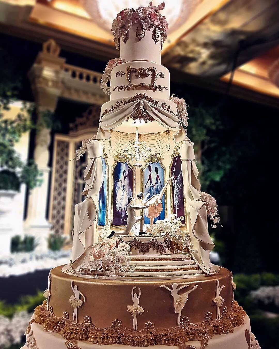 Ренат Агзамов торт дворец Цвингер. Ренат Агзамов торт замок. Невероятные торты