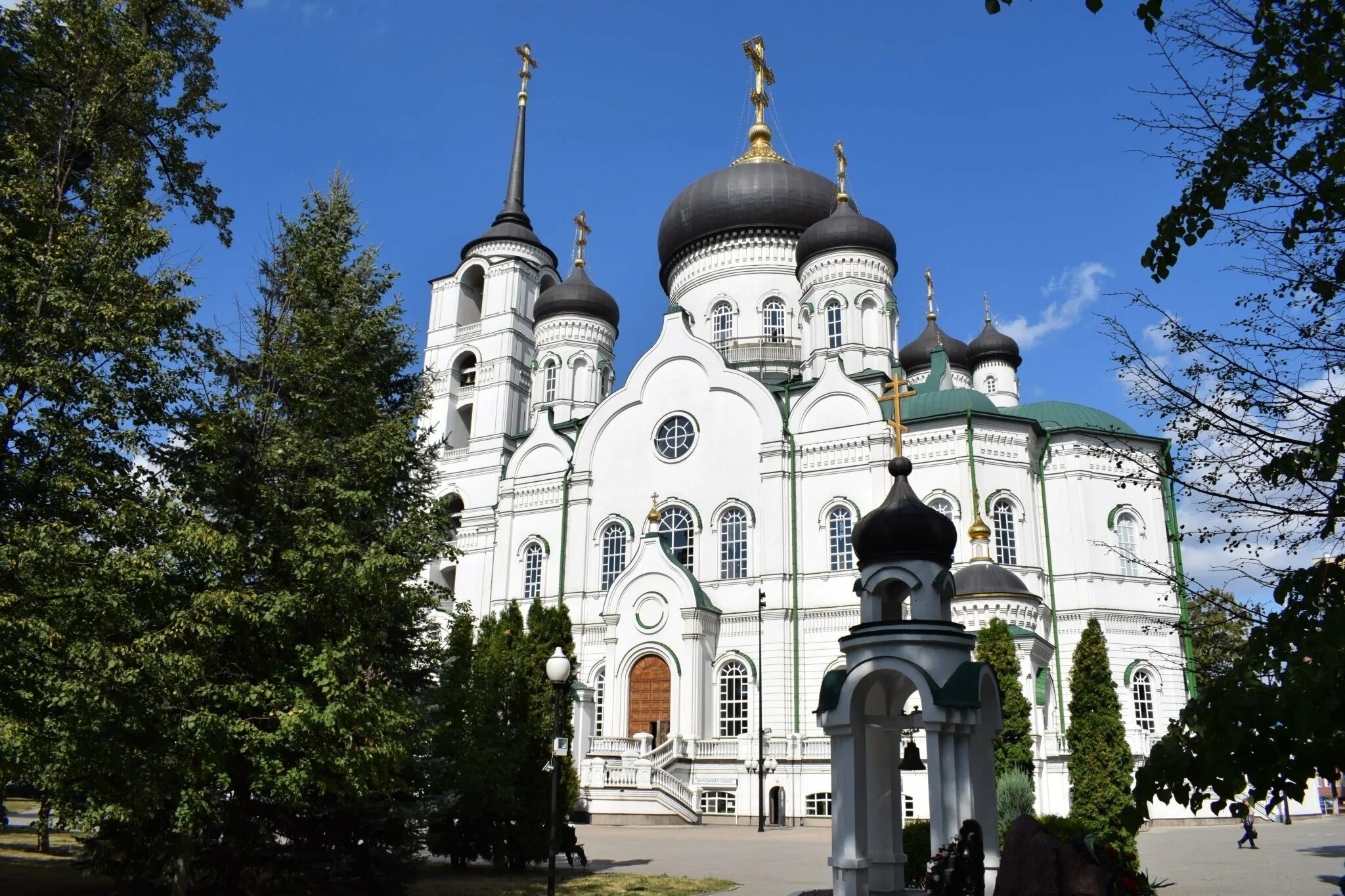 Храм на шишкова воронеж. Храм всецарица воронеж. Домостроителей воронеж. Храм благовещенский в воронеже. Собор владимира равноапостольного.