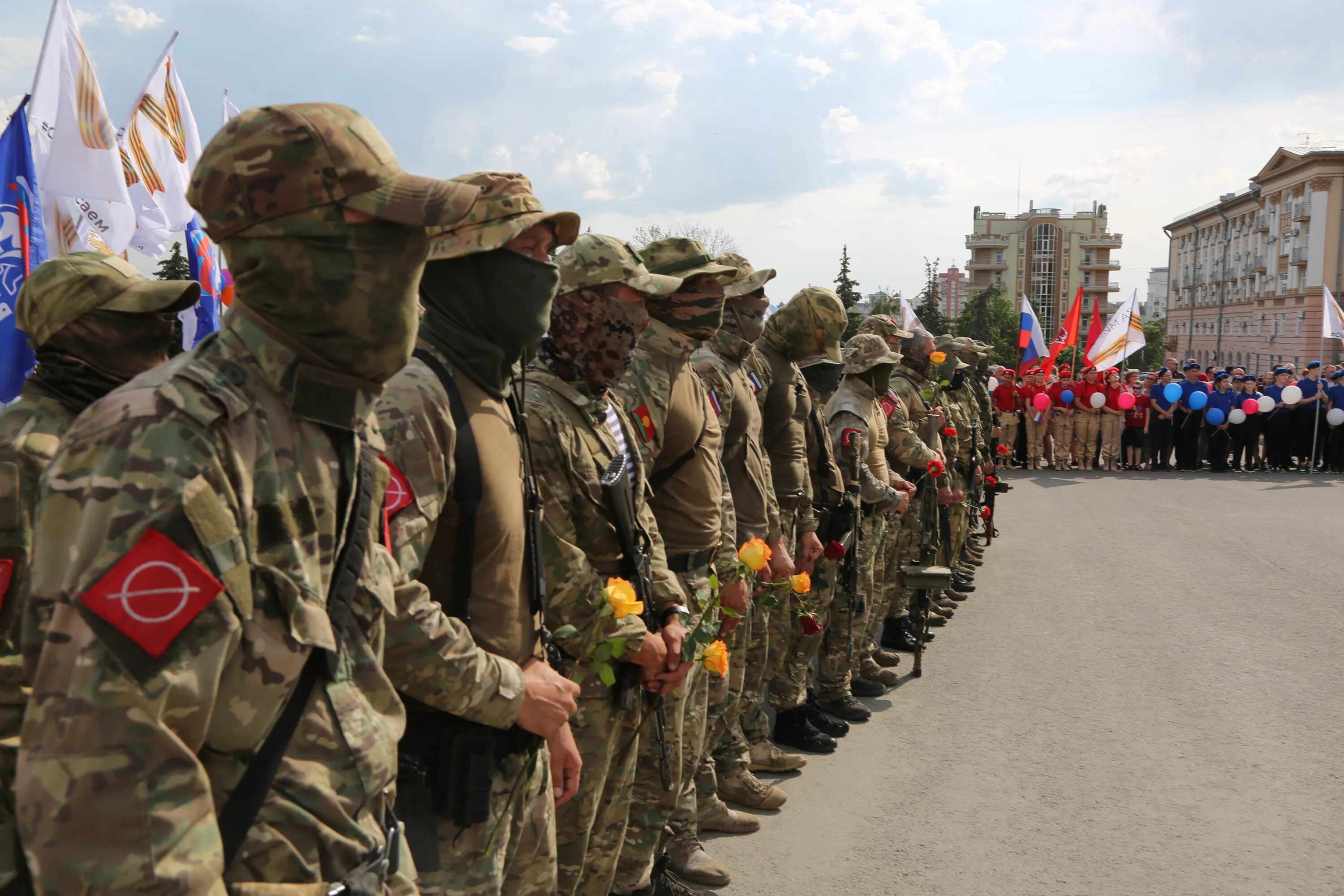 Праздник специальной военной операции. Встреча бойцов со спецоперации. Росгвардия на специальной военнойтоперации. Росгвардейцы вернулись домой Липецк. Военные на Донбассе.