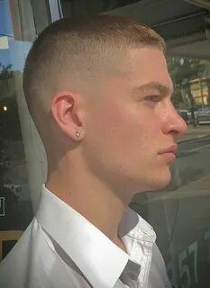 Прическа buzz cut