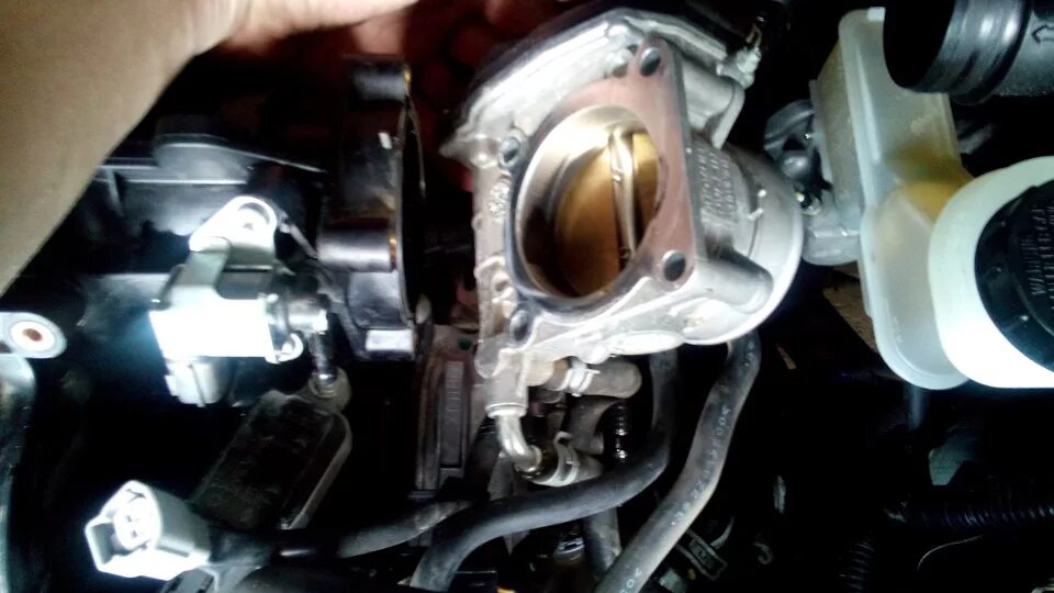 Nissan x-trail датчик холостого хода. Nissan x-trail t31 под капотом. Ниссан икстрейл холостой ход. 0 датчик iat. Ниссан икстрейл холостой ход.