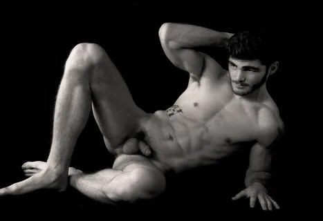 Slideshow male nude modelling.