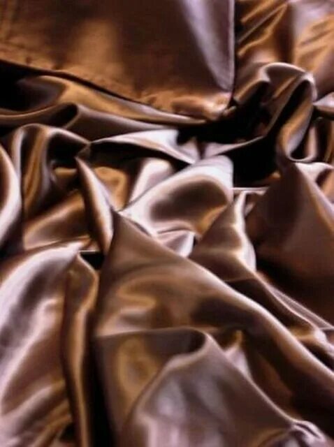 Silk feeling. Коричневый шелк. Шёлковое постельное бельё шоколадное. Шоколадный шелк. Шёлковое постельное бельё 100% шелк.
