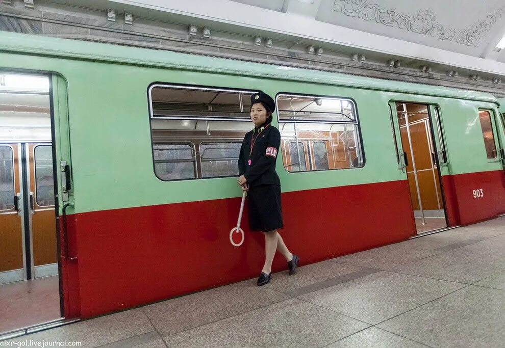 Метро кндр. Метро пхеньяна. кндр пхеньян метро. поезда метро в северной корее. станции метро пхеньяна.