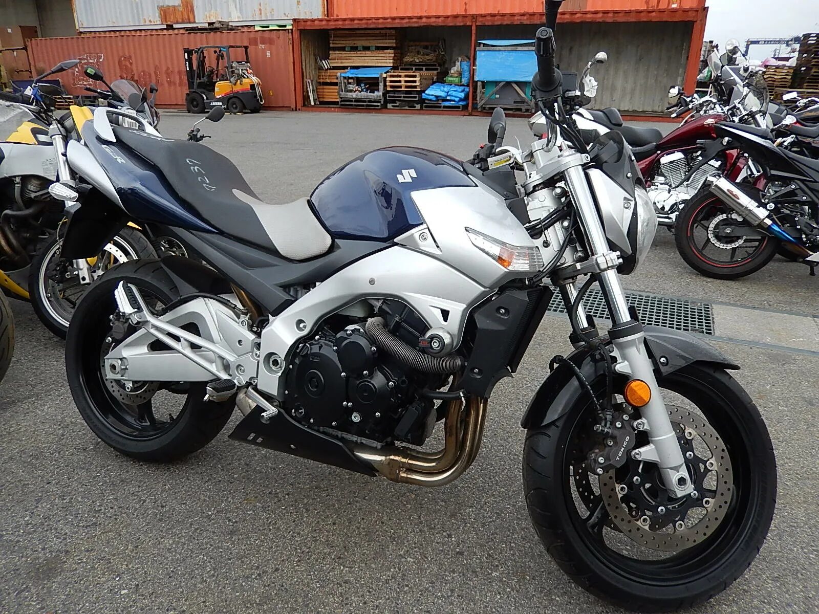 Suzuki gsr. Suzuki gsr 600 2007. Suzuki gsr 600 2006. Gsr 600. Судзуки 600gsr.