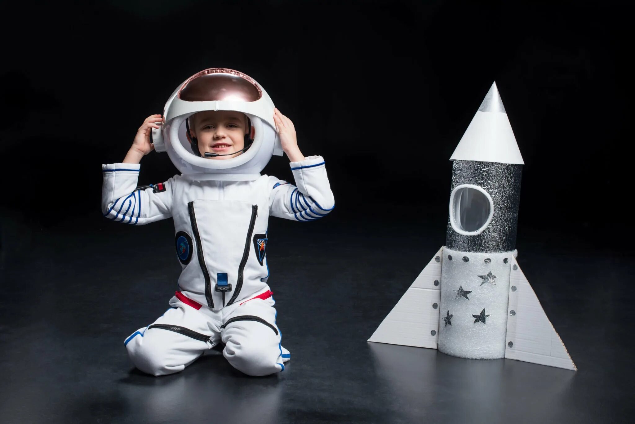Как сделать скафандр космонавта. Космический костюм. костюм космонавта. шлем космонавта. космический костюм для мальчика.