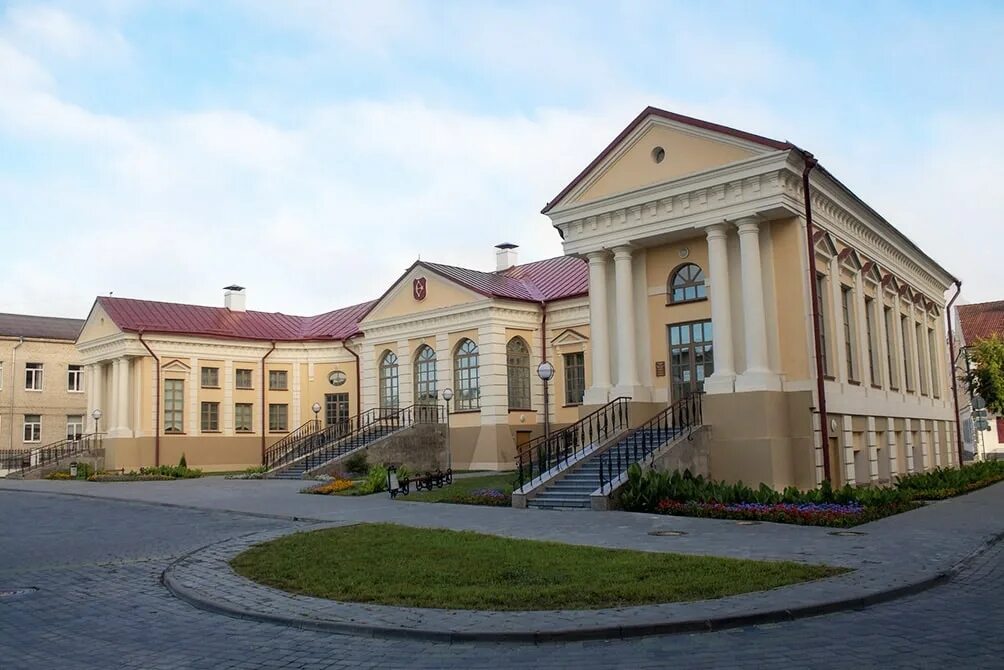 Дворец бутримовича ул ленина 44 пинск фото Дворец бутримовича