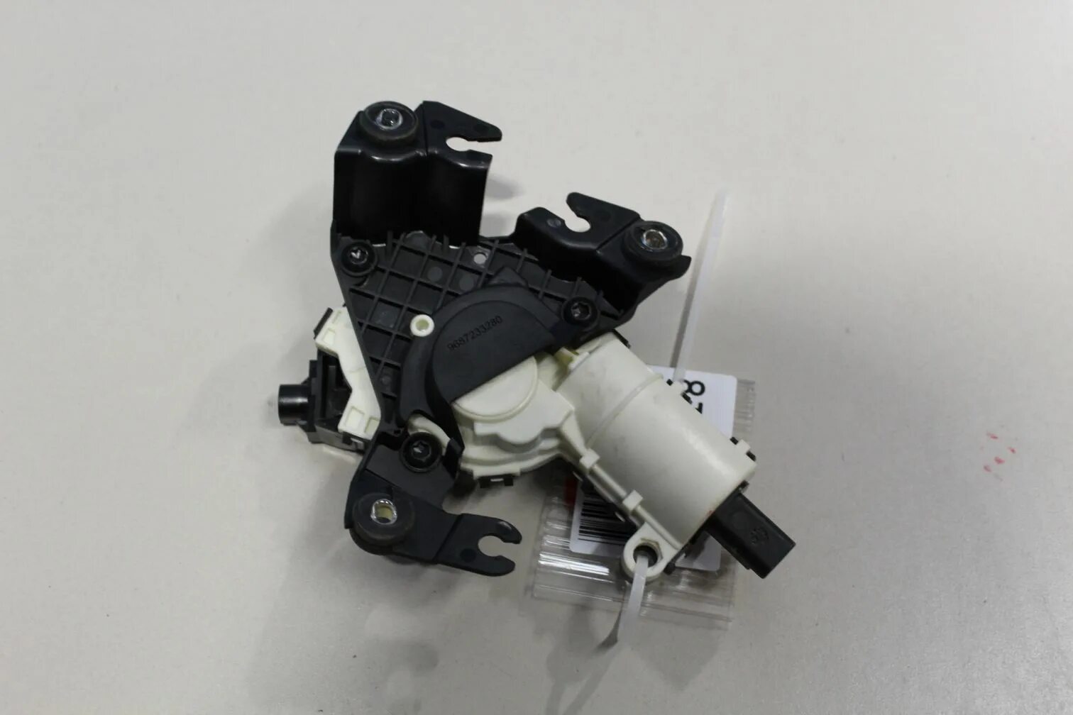 моторчик крышки багажника