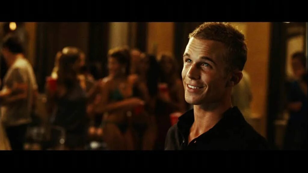 Go back down. Никогда не сдавайся (2008) эмбер херд. Мем фильм даун. Кэм жиганде - райан маккарти 2008. Никогда не сдавайся фильм 2008 постер.