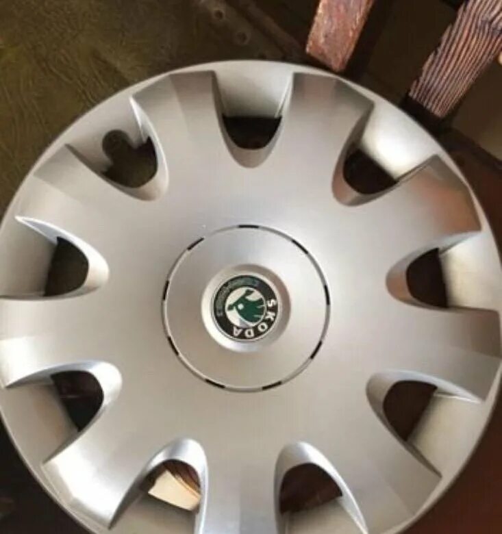 Диски crateris r16 skoda octavia a5. Skoda r16. Диски шкода октавия а7 r16. Шкода октавия а5 на 16 дисках. Литые диски velorum 6.