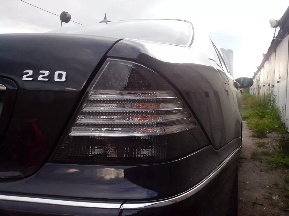 Задний фонарь мерседес 220 LkbAuto.ru