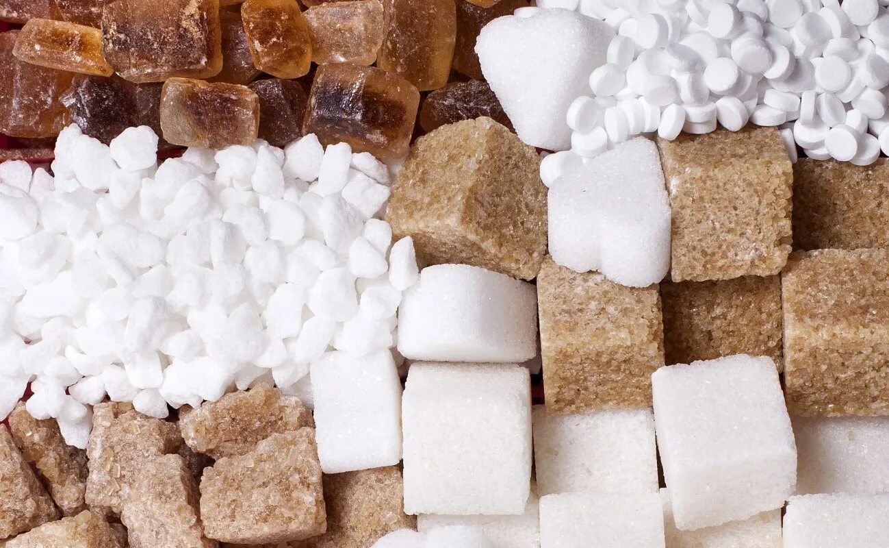 Здоровые заменители сахара. Сахарозаменители сорбит ксилит. Природные сахара. Природный сахар. Искусственные подсластители.