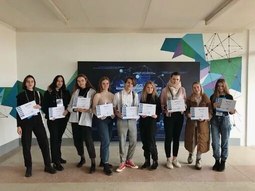Факультет журналистики бгу. Белорусские студенты в лесу. Университет беларуси бгу. Студенты бгу. Студенты минска.
