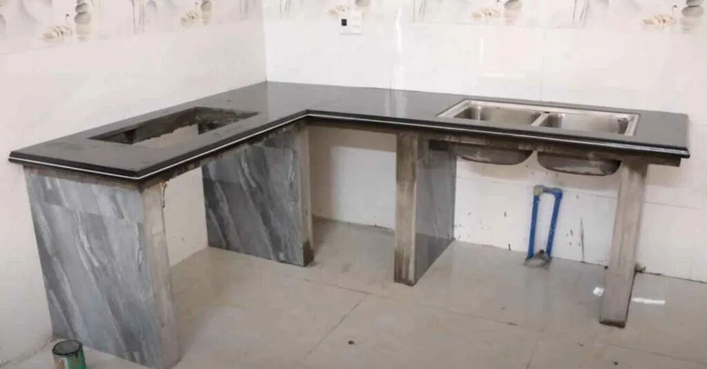 Столешница из керамогранита. Столешница из керамогранитной плитки. Столешница из керамогранита своими руками пошаговая. Столешница из керамогранитной плитки. Столешница из керамогранитной плитки 600х600.