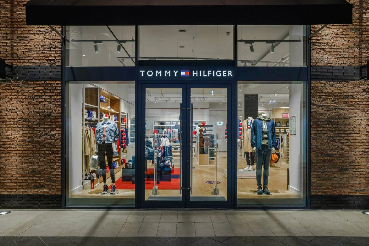 Дом томми хилфигер. Томми хилфигер аутлет белая дача. Tommy hilfiger outlet online. Бутик томми хилфигер. Аутлет архангельское tommy hilfiger.