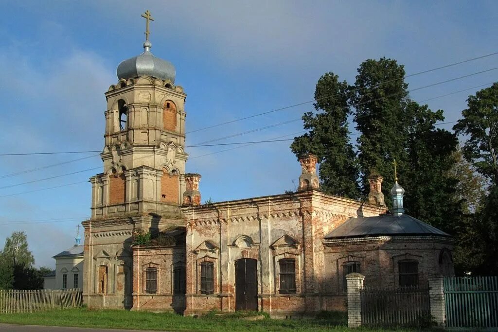 Погода г злынка брянской области. Храм в Злынке Брянской области. Храм Покрова Пресвятой Богородицы г Злынка. Храм Вознесения Господня г. Злынка. Злынка Брянская область памятники архитектуры.