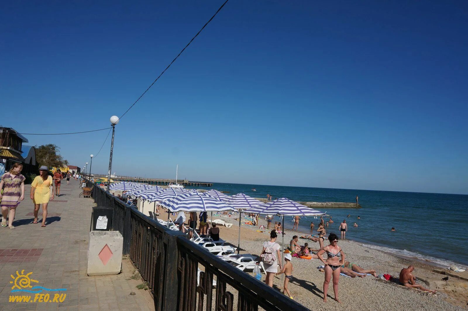 Водоотведение пгт приморский феодосия. Крым поселок приморский набережная. Ривьера приморский феодосия. Крым приморский поселок 2021. Погода пгт приморский крым.