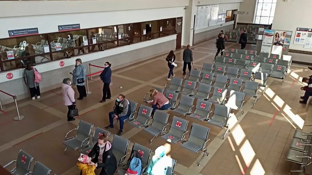 Вокзал кострома внутри. Пригородные кассы. Касса жд вокзала кострома. Вокзал кострома внутри. Вокзал кострома новая.