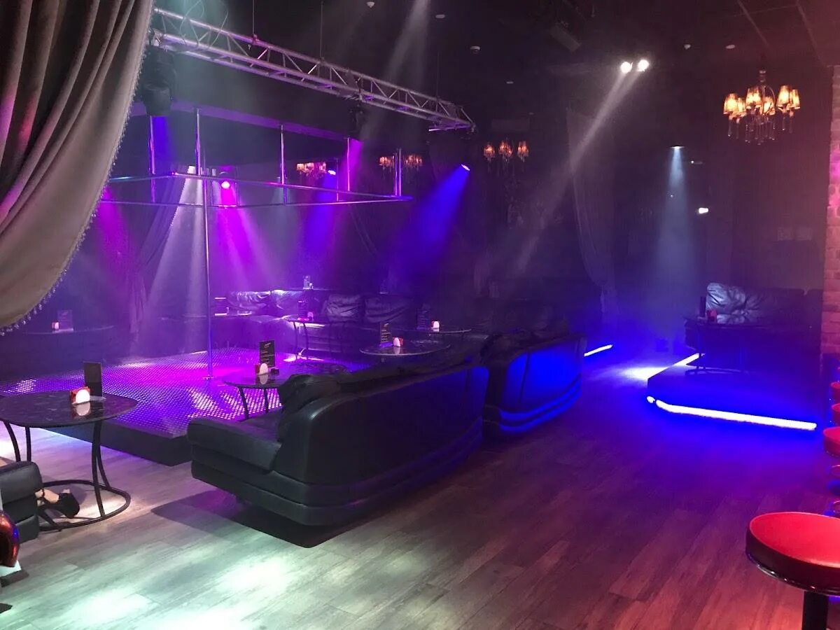 стриптиз клуб зажигалка вывеска. зажигалка брянск мужской клуб. стрип клуб брянск. Zажигалка, оренбург. бар "zажигалка".