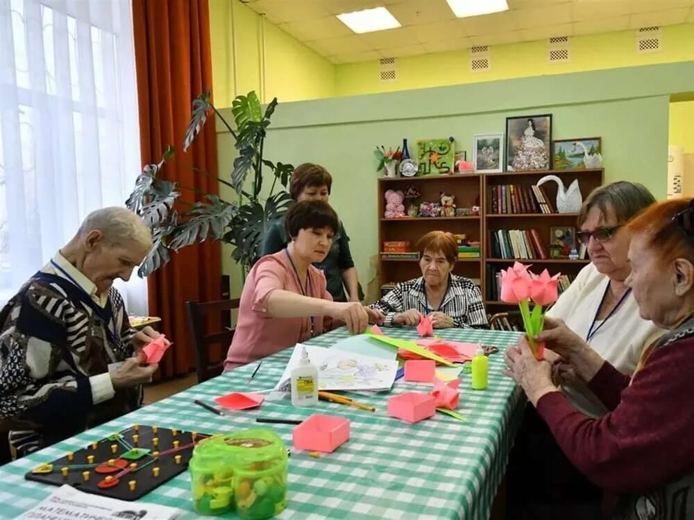 Пансионаты для престарелых в Самаре. Центр дневного пребывания для пожилых людей. Социальные услуги в доме престарелых пансионат. Дом престарелых. Социальные учреждения самарской области