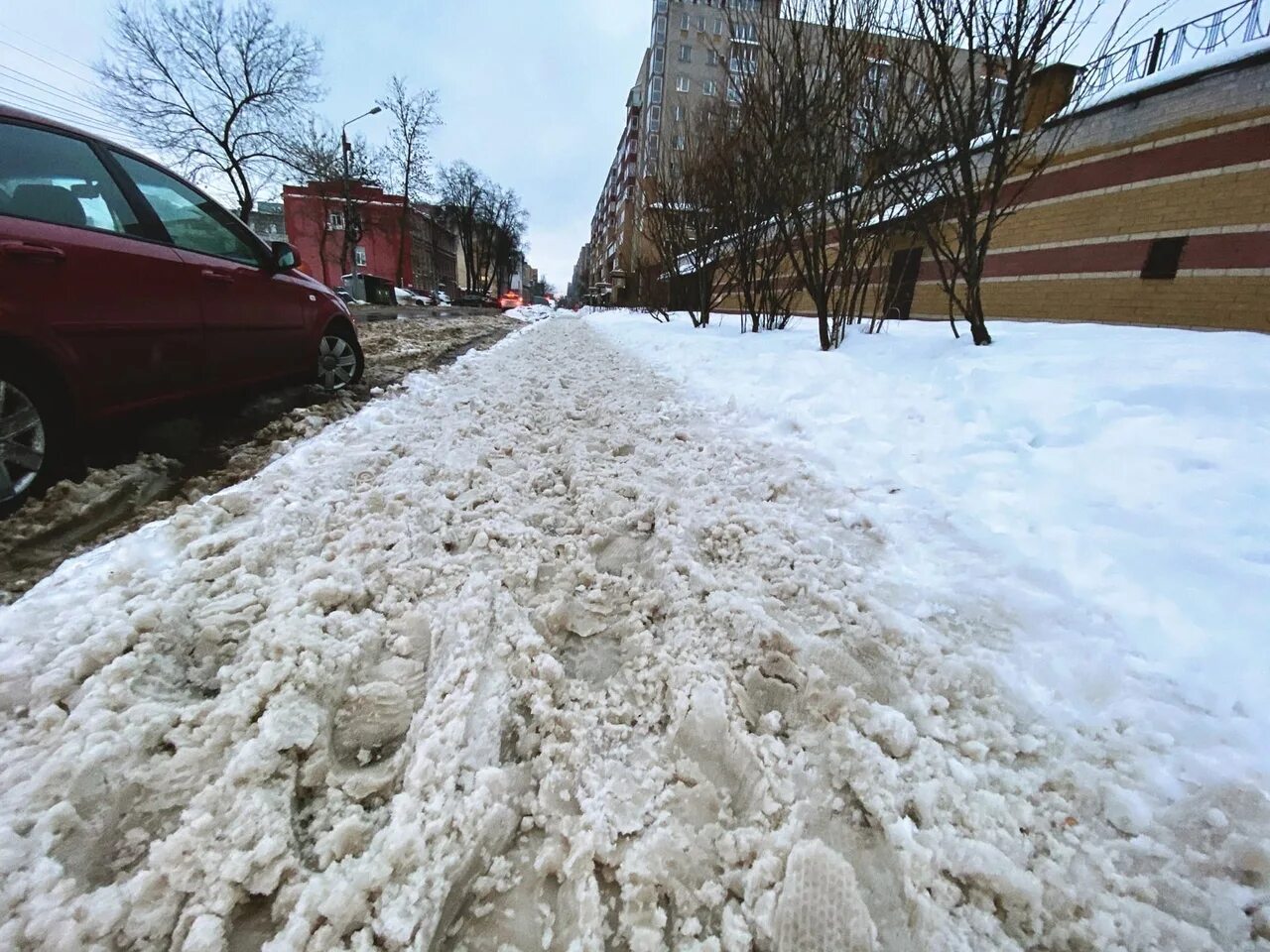 Снег сильный будет. Снежная каша под ногами. Снег каша на дороге. Каша на тротуарах. Ледяная каша на тротуарах.