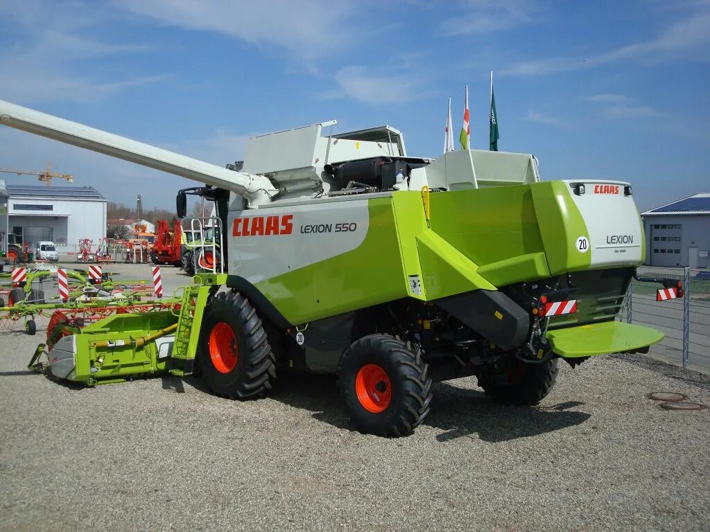 Комбайн CLAAS Lexion 540. Комбайн CLAAS Lexion 480. Комбайн Клаас Лексион 760 кабина. Комбайн Люксион 550 габариты.