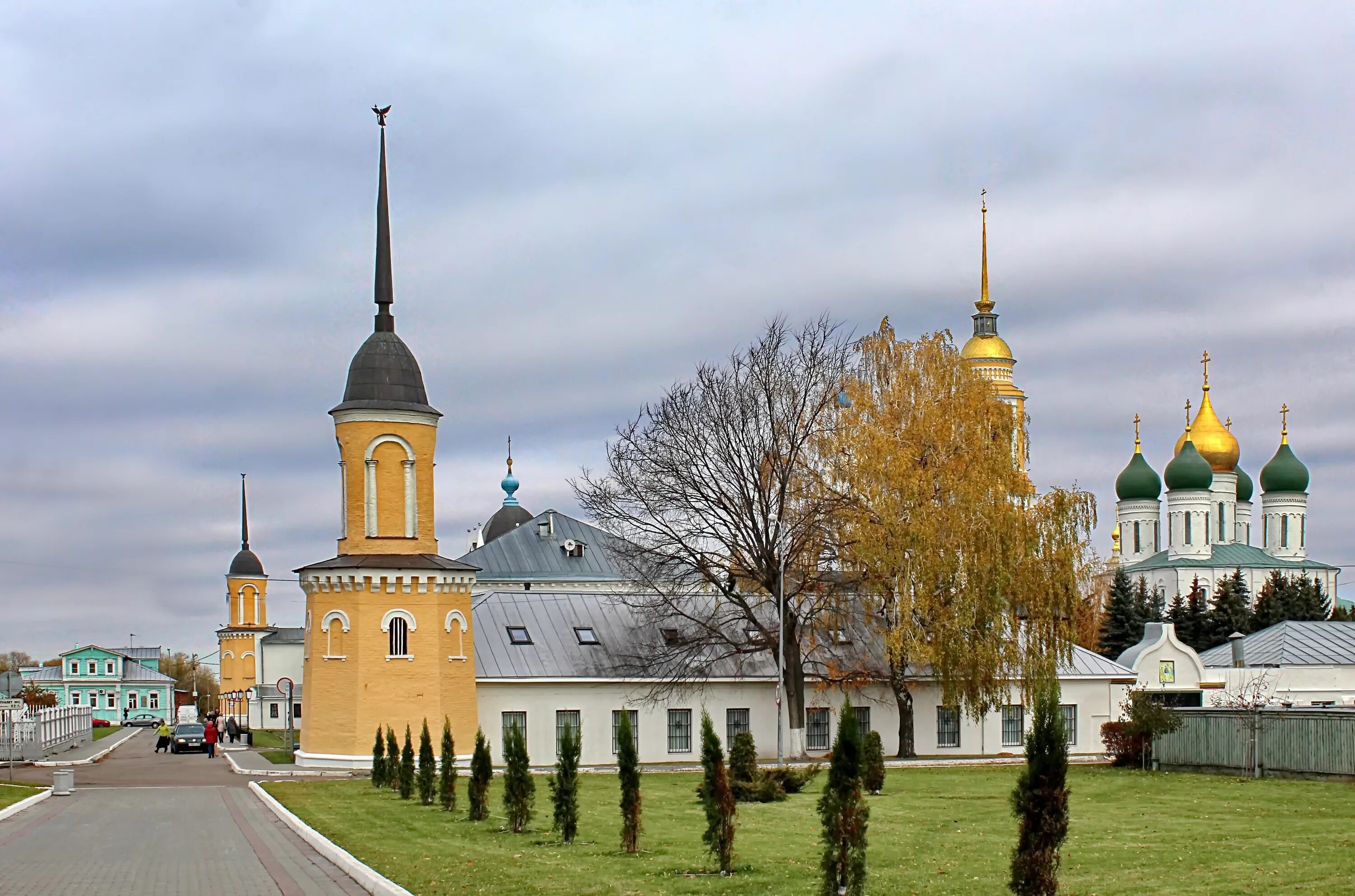 Коломна Кремль. Коломна Кремль внутри. Осенняя Коломна. Город Коломна осенью. Сайты г коломны