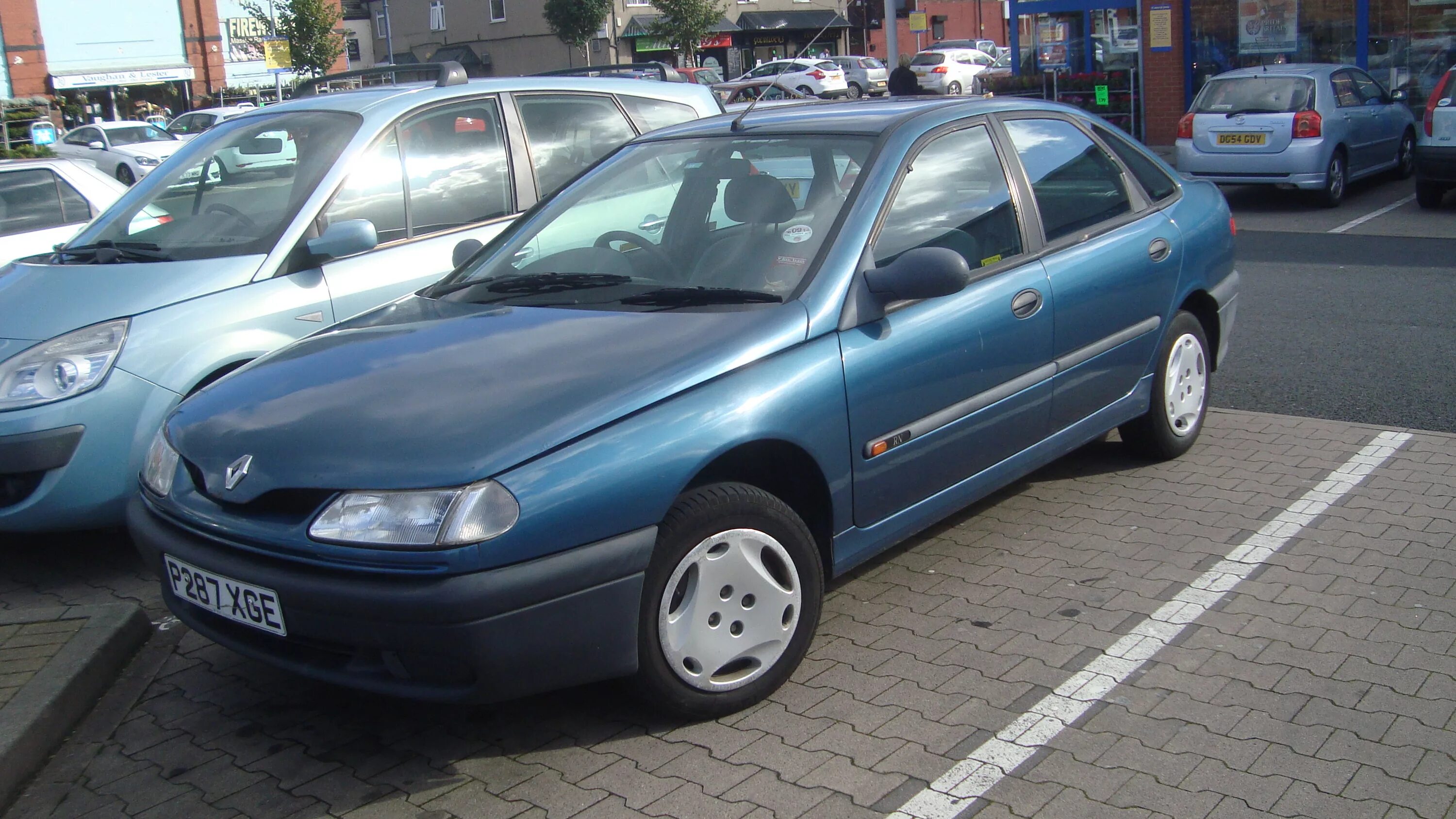 Renault 1997. Рено Лагуна 1 1997. Рено Лагуна 1997. Рено Laguna 1997. Рено Лагуна 1997 1.8 бензин.