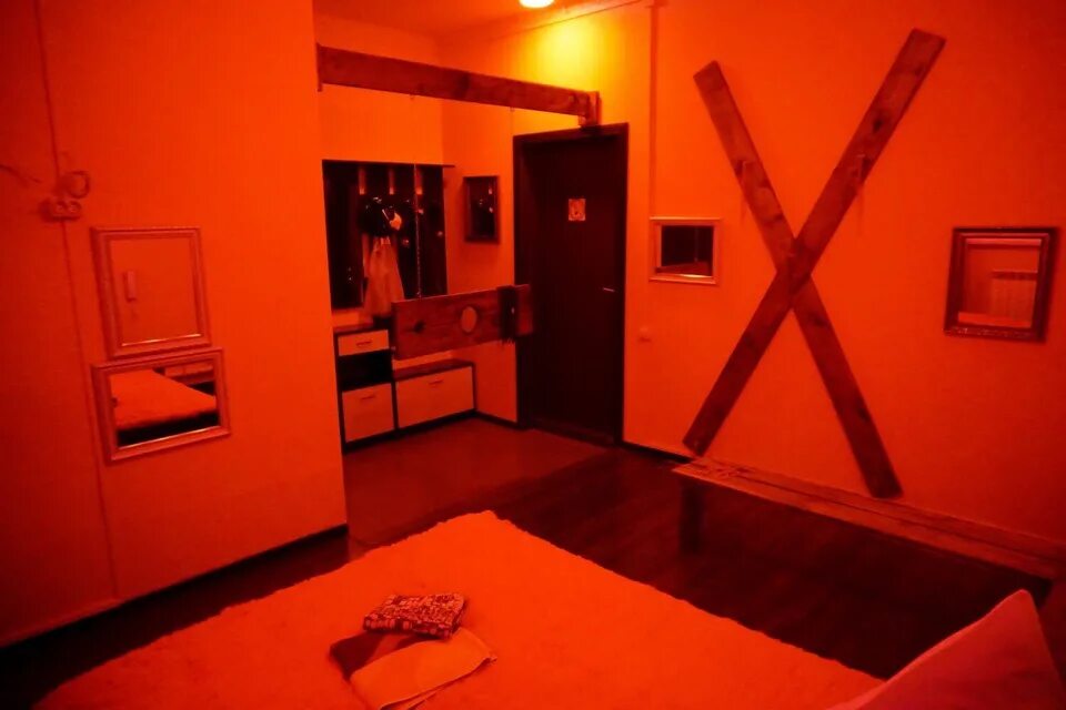 Красная комната Улан -Удэ гостиница. Комната для ролевых игр. Красная комната для ролевых игр. Ролевая комната. Красная комната игра