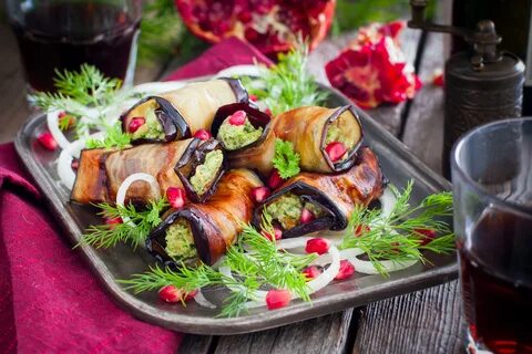 Баклажановые рулетики