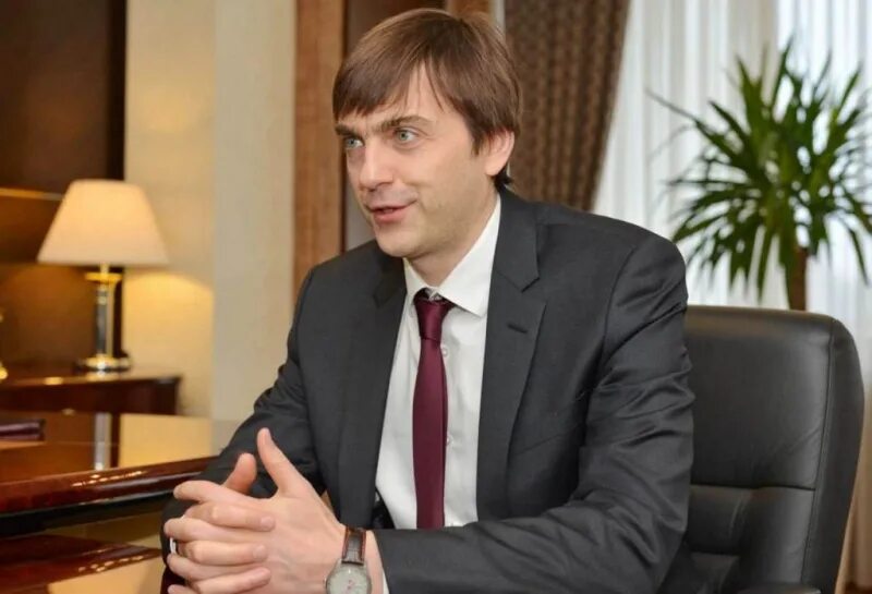 как зовут министр