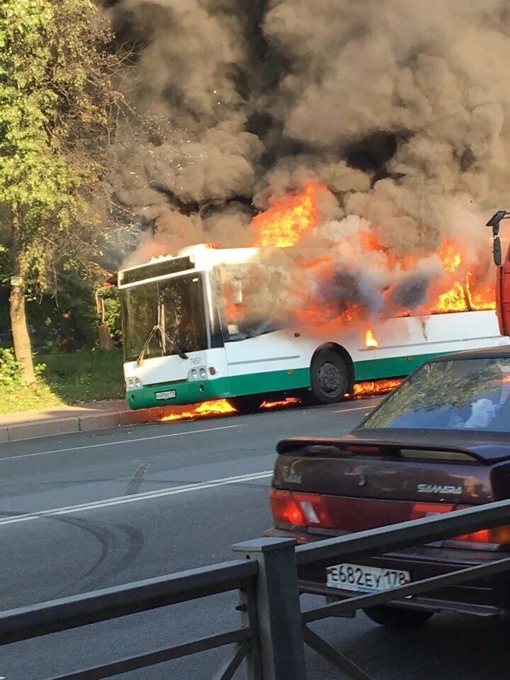 Сгорел автобус сегодня