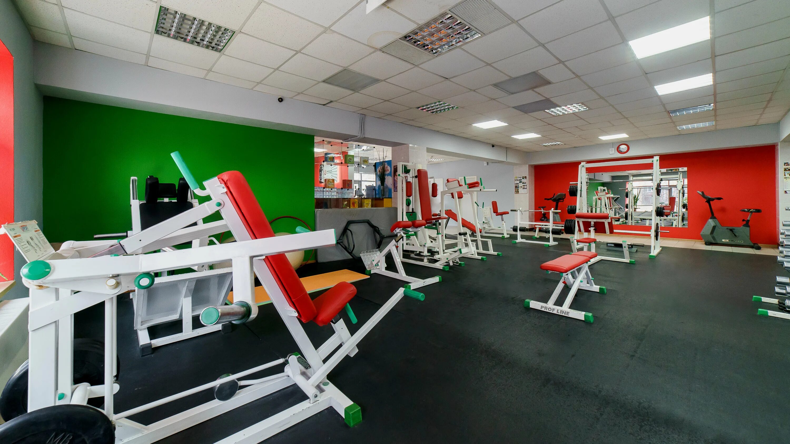 Тренажерный зал яблоновский салам сити. Жуковский тренажерный зал гагарин. Спортзал гагарин симферополь. Фитнес центр физкультура самара гагарина. Тренажерный зал гагарин.