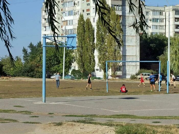 15 школа волгодонск. Школа 19/20 Волгодонск. Стадион школа 21 Волгодонск. 19 Школа Волгодонск. Школа 15 Волгодонск стадион.