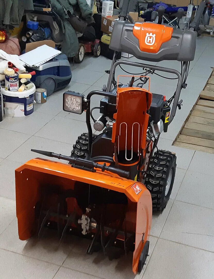 Снегоуборщик хускварна st 230. Снегоуборщик хускварна st224. Husqvarna st 224. Снегоуборщик хускварна st224. Снегоуборщик husqvarna st224.