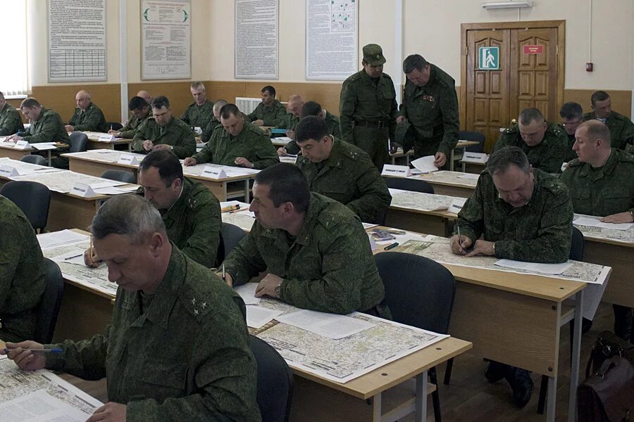 Занятия с военнослужащими. Боевая подготовка в воинской части. Занятия с офицерами. Штаб воинской части. Готовность вс рф