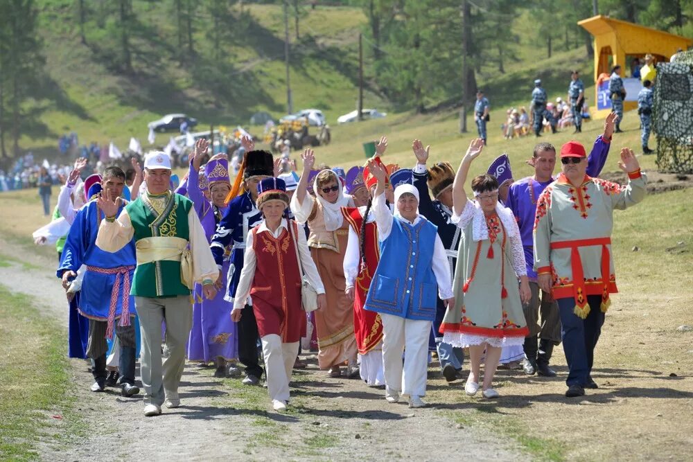 Алтай народы какие. Алтайский праздник Эл-ойын. Эл ойын Республика Алтай. Республики Алтай Эл ойын Родники Алтая. Теленгиты народ Алтая.