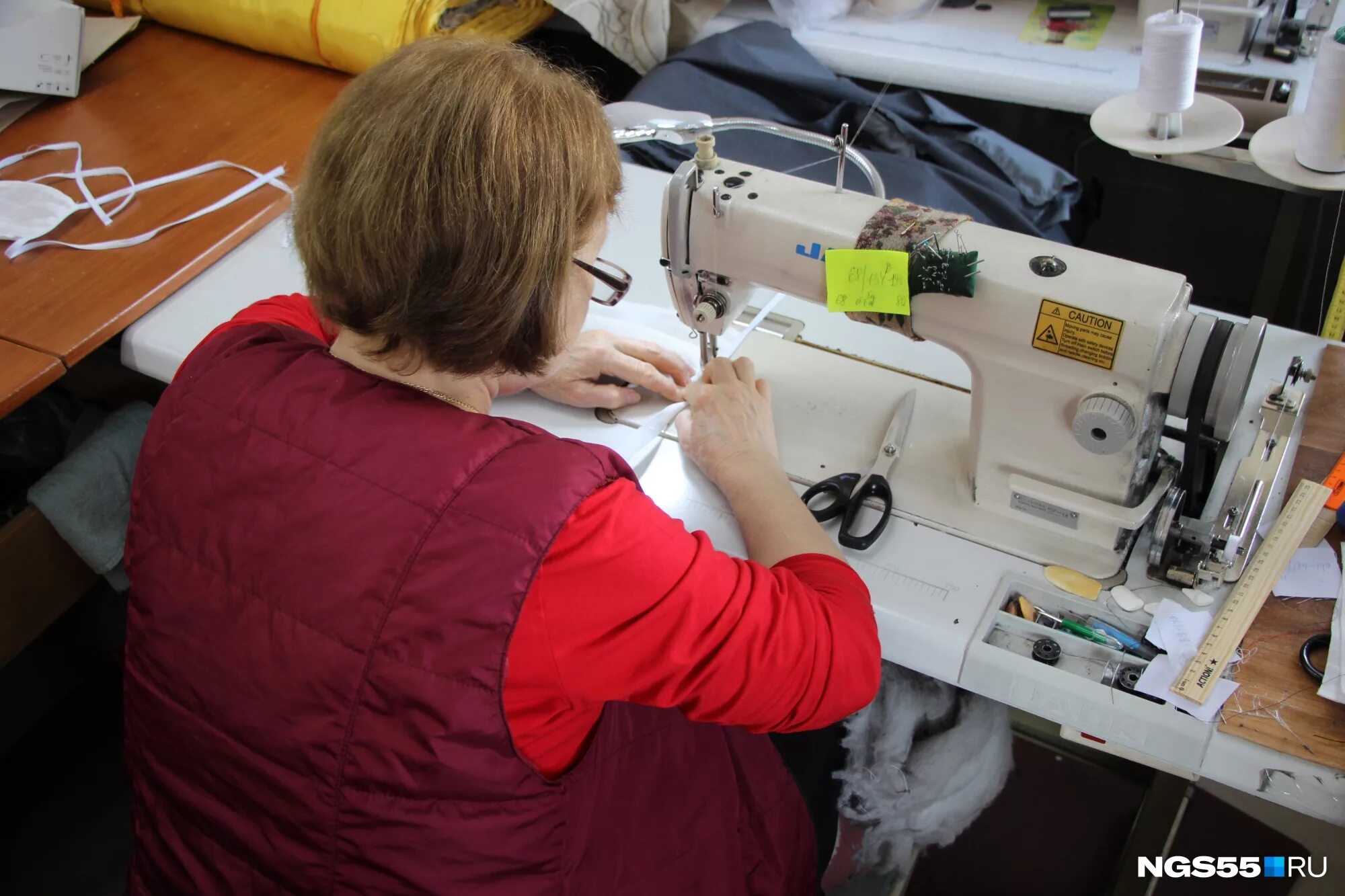 Работа швейное минск. Швея мягкой мебели. Швея портной. Работа швейное минск. Работа швейное минск.