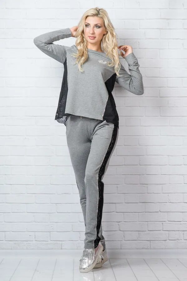 Бренд женской спортивной одежды. Бренд женской спортивной одежды. Бренд женской спортивной одежды. Спортивный костюм. Реклама спортивной одежды.