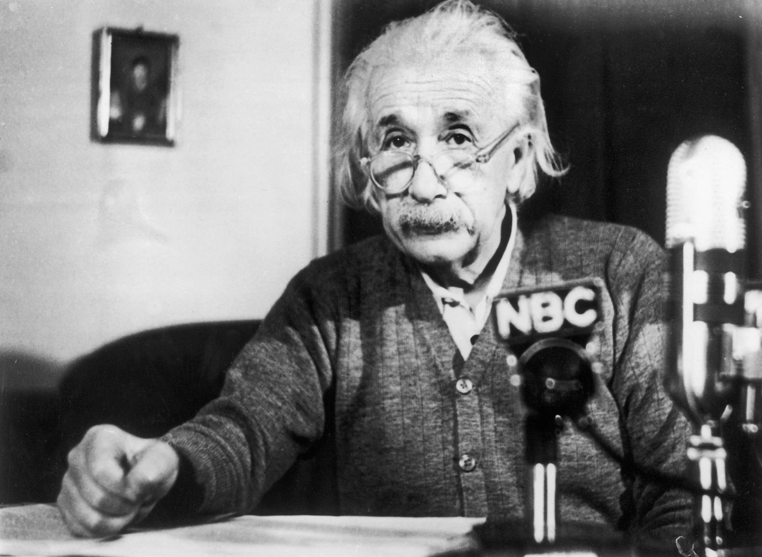 Известные ученые на х. Эйнштейн физик. Эйнштейн 1923.