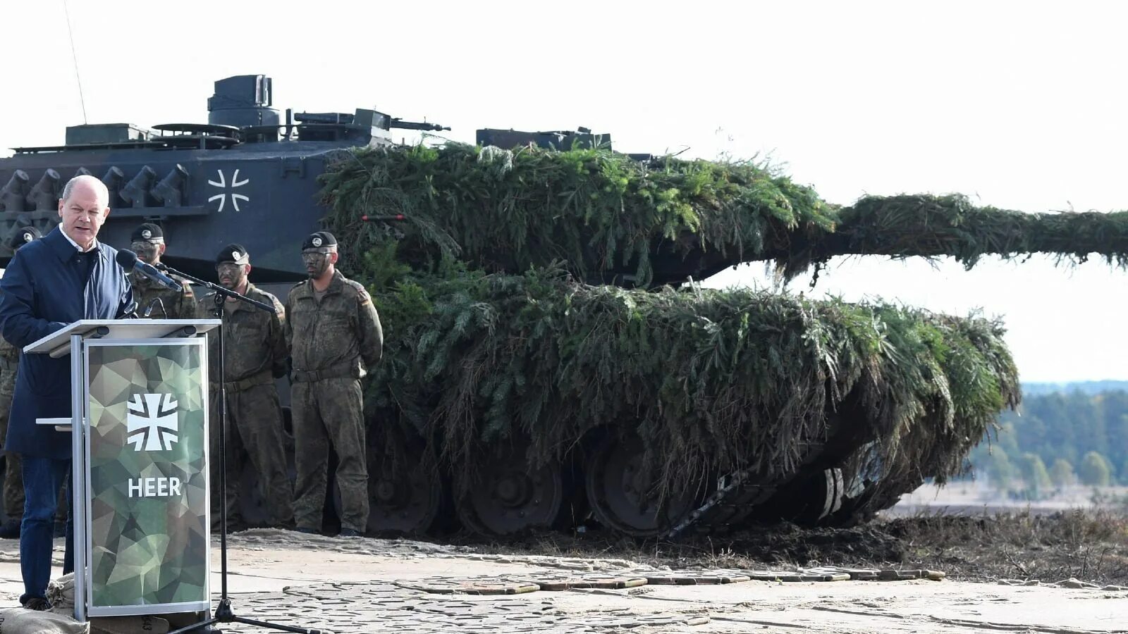 База рамштайн Германия. Военная база рамштайн Германия. Рамштайн база НАТО. Шольц про танки для Украины. Рамштайн нато